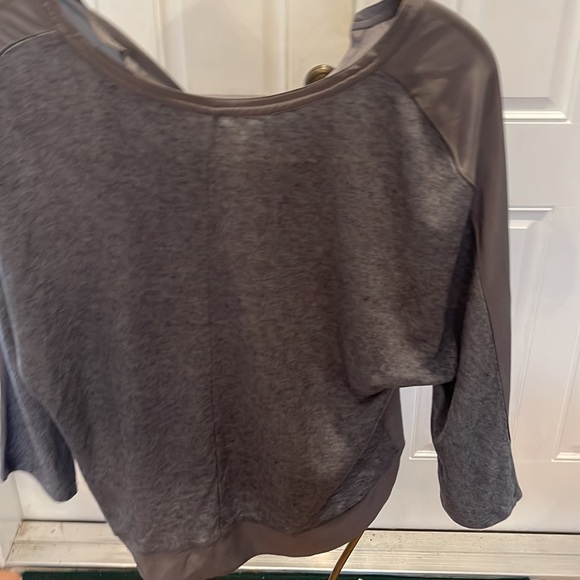 PUROTTATO boutique silky grey front top - Picture 5 of 7